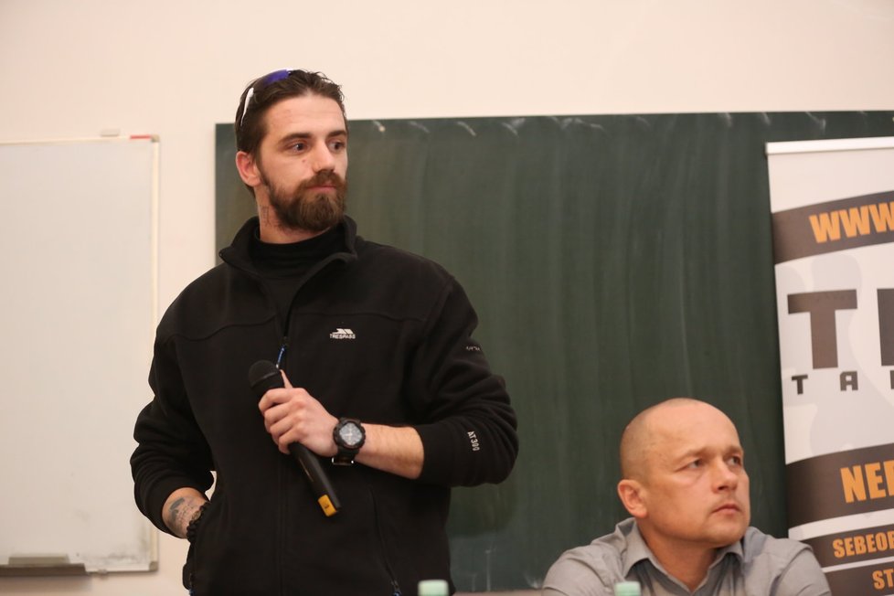 Bojovníci proti džihádistům v Česku: Brit Jamie Read podstoupil v Česku výcvik