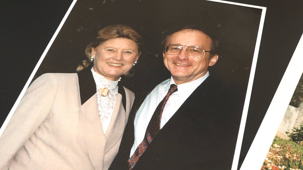 Jan Kallik s manželkou. V Kalifornii pracuje jako investiční poradce.
