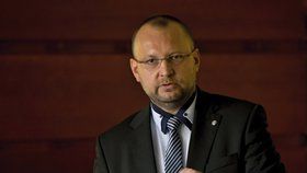 Sliby KDU-ČSL pro sociální oblast: Pracujícím rodinám necháme víc peněz. Nebudeme podporovat ty, kteří se práci vyhýbají, řekl Jan Bartošek.