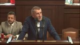 Nadávky do parazitů a křik ve Sněmovně: Babiš to při hádkách o balíček schytal za „morální striptýz“