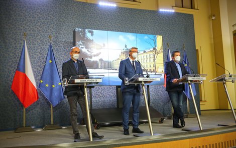 Jan Blatný, Karel Havlíček a Jan Hamáček při tiskovce na Úřadu vlády (28.1.2021)