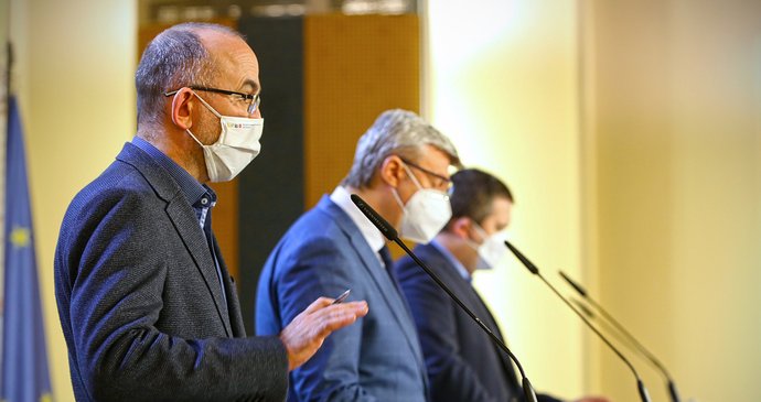 Jan Blatný, Karel Havlíček a Jan Hamáček při tiskovce na Úřadu vlády (28.1.2021)