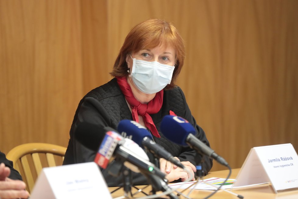 Jarmila Rážová, hlavní hygienička, na tiskovce ministerstva zdravotnictví (13. 11. 2020)