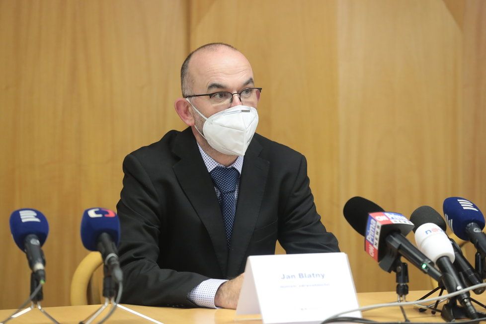 Ministr zdravotnictví Jan Blatný (za ANO) při tiskovce (13. 11. 2020)