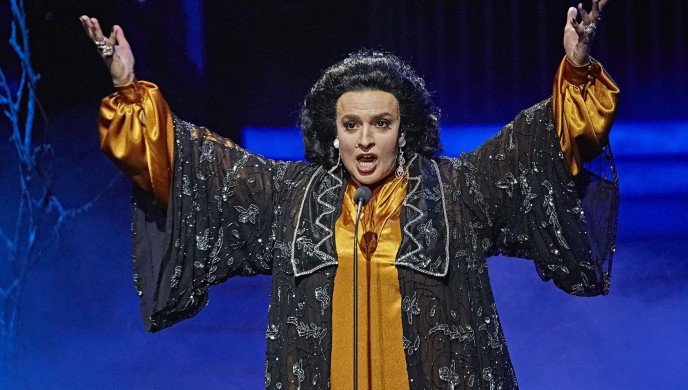 Jan Cina jako Montserrat Caballé v show Tvoje tvář má známý hlas