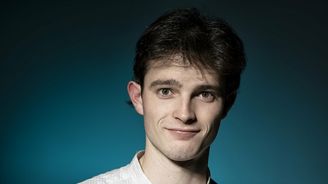 Můžete to vzdát, nebo to zkusit. Jan Dlouhý o roli kluka na vozíku v Neporazitelných i radách Jana Potměšila Můžete to vzdát, nebo to zkusit. Jan Dlouhý o roli kluka na vozíku v Neporazitelných i radách Jana Potměšila