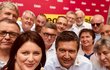 Předvolební selfie ČSSD: Jan Hamáček, Jana Maláčová a další sociální demokraté
