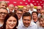 Předvolební selfie ČSSD: Jan Hamáček, Jana Maláčová a další sociální demokraté