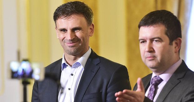 Cesta pro „ministra“ Zimolu? Do vlády za ČSSD možná nepůjdou poslanci