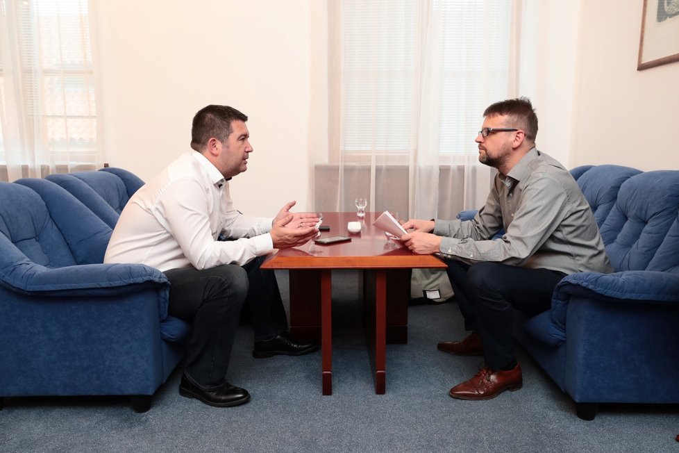 Jan Hamáček (ČSSD): „Myslím si, že v současné situaci je pro sociální demokracii výhodnější vstoupit do vlády.“