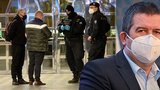 Hamáček o karanténě Čechů a kontrolách policie: Kdy se akce spustí a co lidem hrozí?