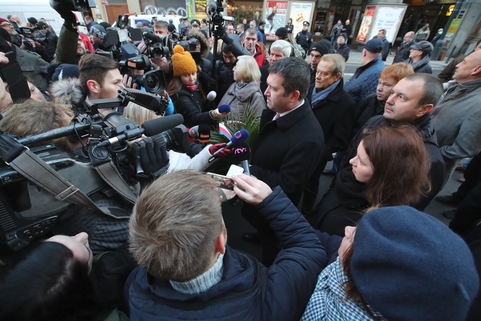 Ministr vnitra Jan Hamáček (ČSSD) na Národní třídě