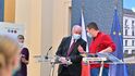 Roman Prymula a Jan Hamáček s rouškou na tiskovce na Úřadu vlády (17.3.2020)