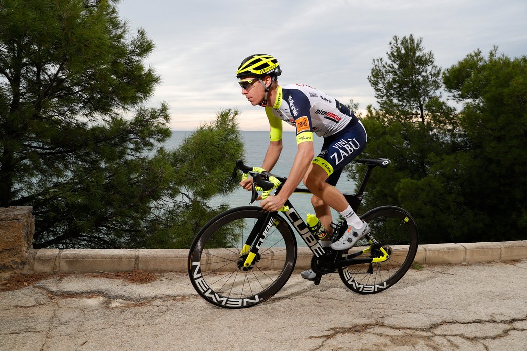 Jan Hirt při cyklistické závodu Kolem Ománu