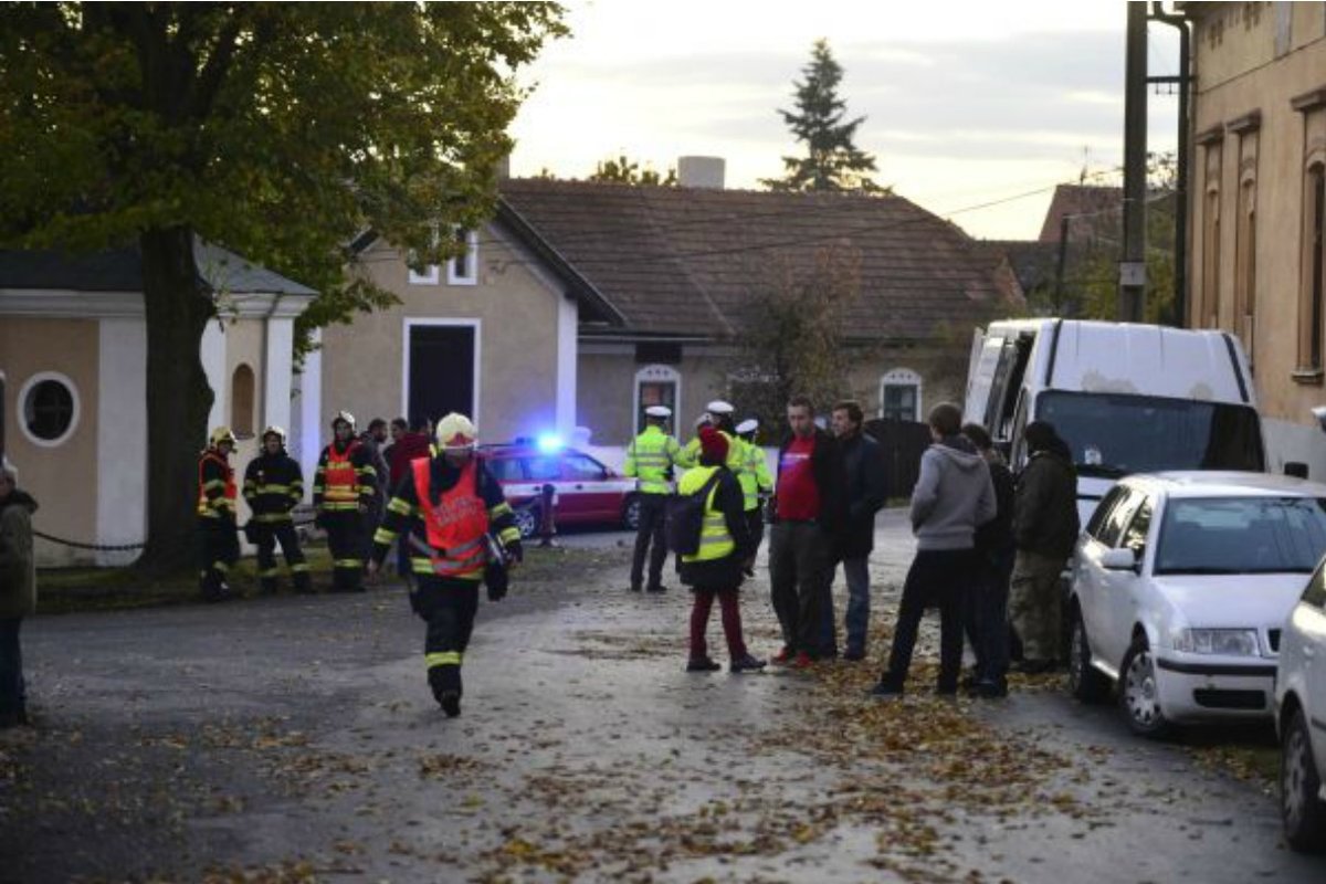 Nehodu vyšetřuje policie.