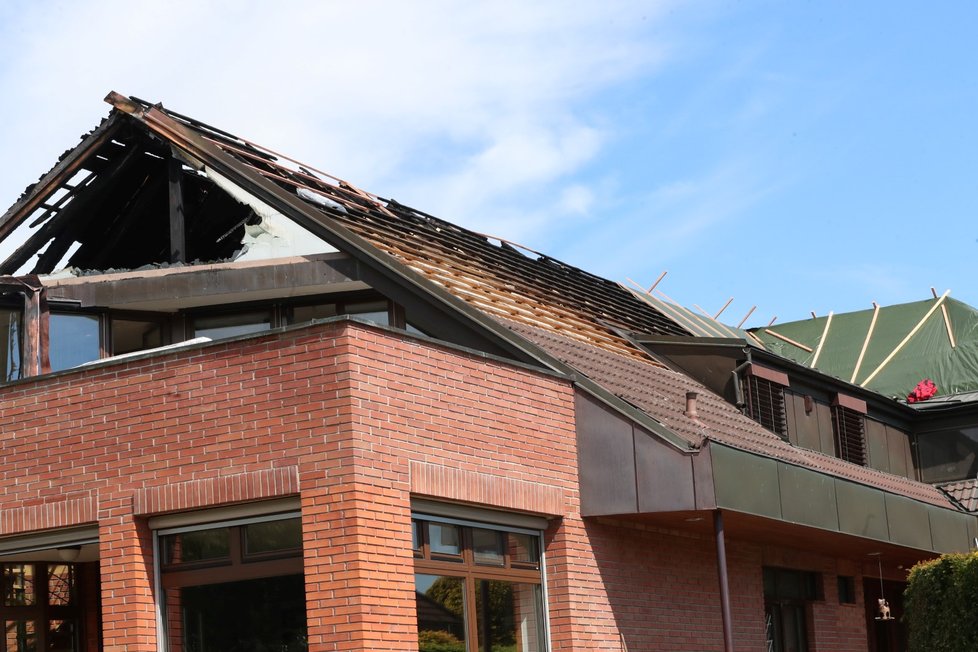 Janu Jarolímovi hořela vila v Horoměřicích u Prahy, škoda šplhá ke 40 milionům.