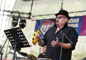 Frontman kapely Sto zvířat Jan Kalina