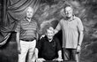 Hokejové legendy – zleva Jan Klapáč s Jaroslavem a Jiřím Holíkovými. Hokejové legendy – zleva Jan Klapáč s Jaroslavem a Jiřím Holíkovými.