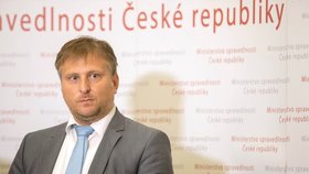 Ministr spravedlnosti Jan Kněžínek (za ANO) chce posunout hranici trestní odpovědnosti za krádež na deset tisíc korun.