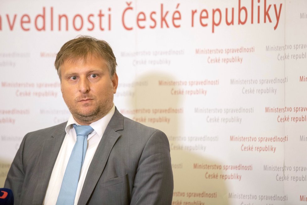 Ministr spravedlnosti Jan Kněžínek (za ANO) se domnívá, že soudci by měli tlaky ustát. Jsou kvůli tomu dobře placeni