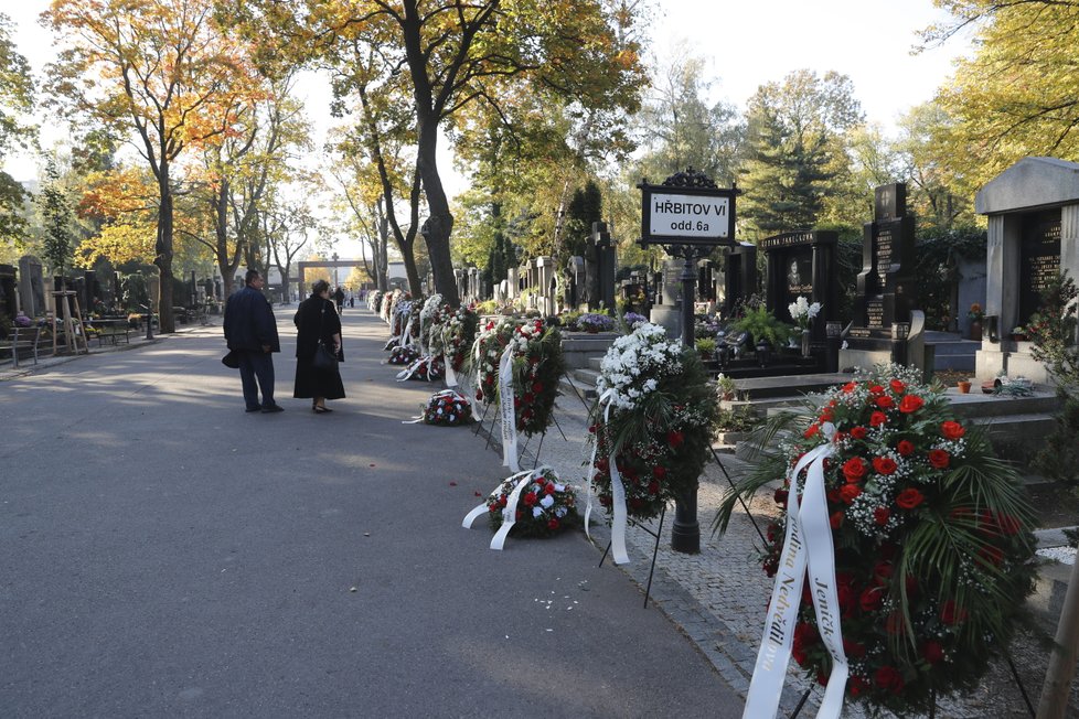 Poslední úpravy hrobu Jana Kočky ml. (†28) byly prováděny jen několik desítek minut před začátkem samotného hrobu.