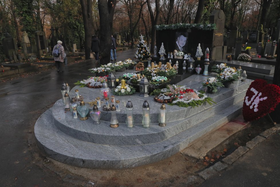 Hrob Jana Kočky ml. (†28) na pražských Olšanech.