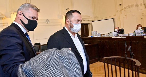 Městský soud v Praze měl projednávat případ 26 lidí a čtyř firem obžalovaných kvůli krácení daní. V kauze, kterou policisté vyšetřovali pod názvem Úklid, je stíhán i pražský podnikatel Jan Kočka . (28. února 2022)