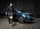 Osmačtyřicetiletý Koller aktuálně jezdí plug-in hybridní Kiou Sorento