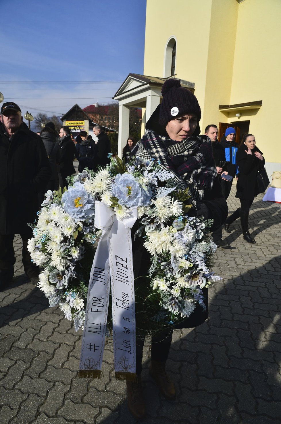 Pohřeb Jána Kuciaka (†27) ve slovenském Štiavniku.