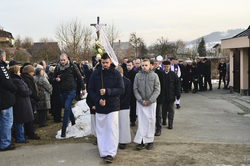 Pohřeb Jána Kuciaka (†27) ve slovenském Štiavniku.