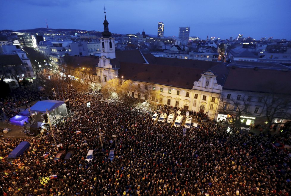 V Bratislavě i dalších slovenských městech uctili památku Jána Kuciaka a jeho snoubenky Martiny rok po jejich zavraždění (21.2.2019).