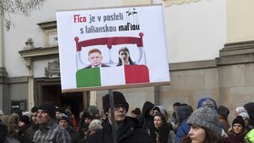 O situaci kolem Italů působících v ČR a na Slovensku psal novinář Kuciak. Po jeho smrti demonstranti upozorňují na údajná propojení špiček a mafie.