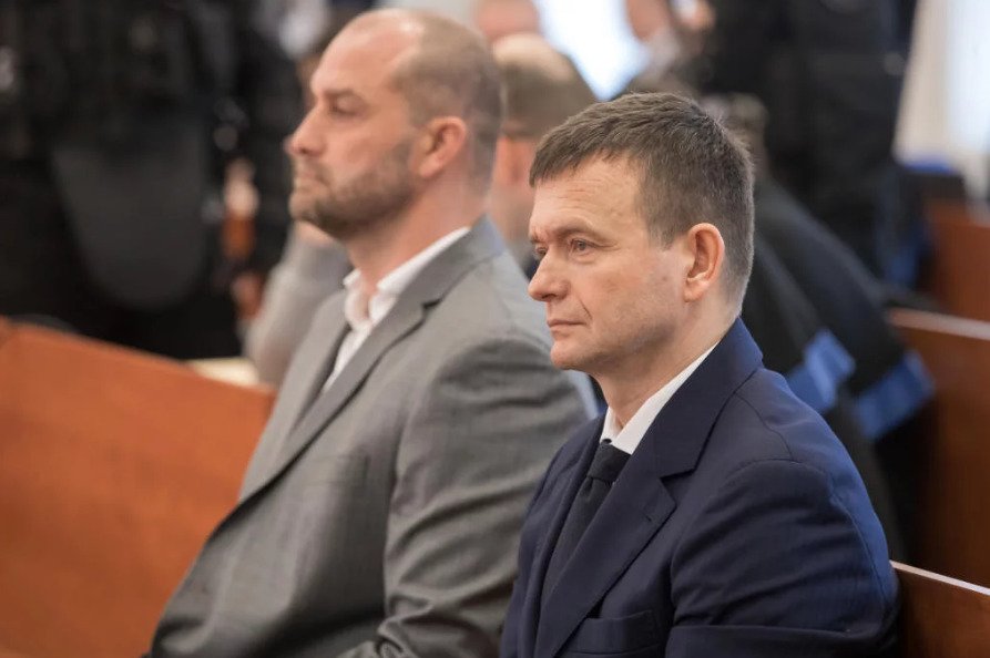 Slovenský podnikatel a spolumajitel finanční skupiny Penta Jaroslav Haščák u soudu s údajnými vrahy Jána Kuciaka 20. ledna 2020.