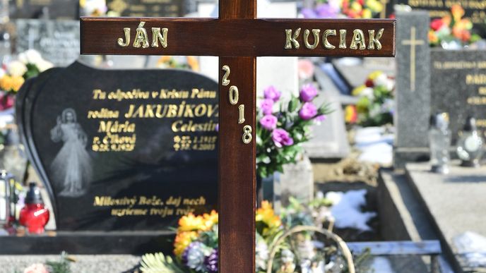 Pohřeb Jána Kuciaka (†27) ve slovenském Štiavniku.