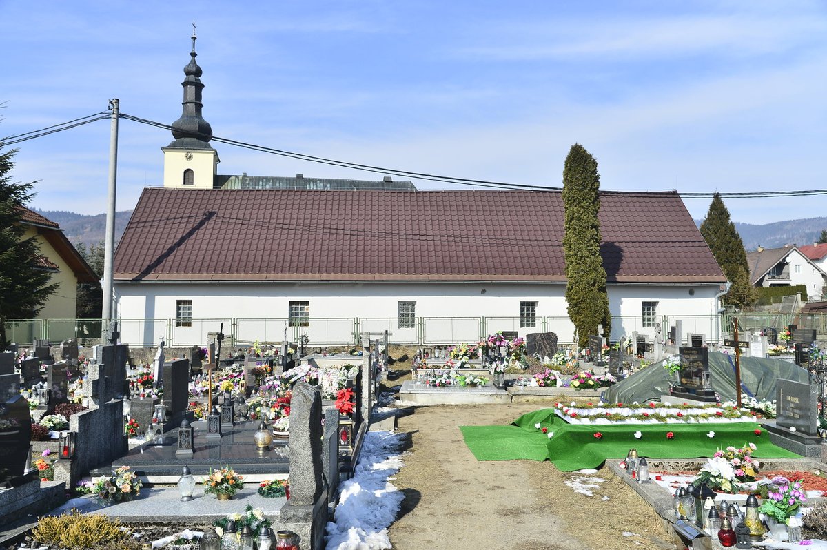 Pohřeb Jána Kuciaka (†27) ve slovenském Štiavniku.