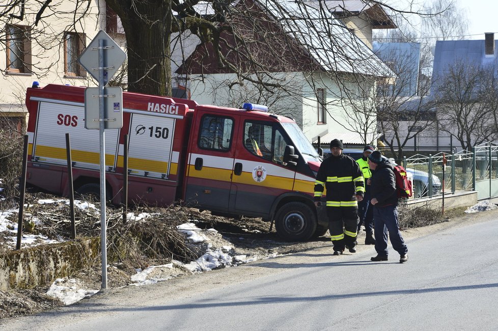 Pohřeb Jána Kuciaka (†27) ve slovenském Štiavniku.