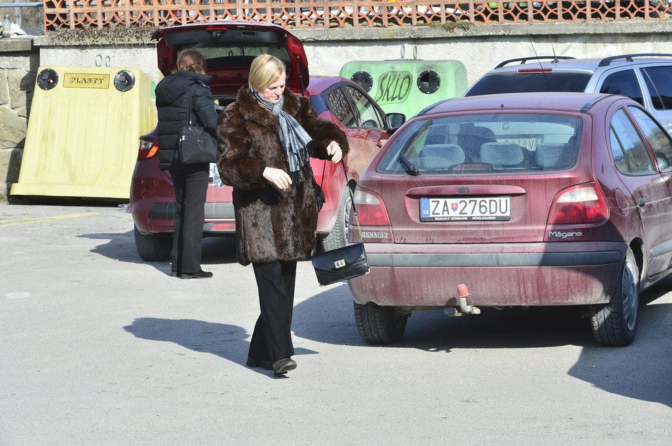 Matka Martiny Kušnírové na pohřbu Jána Kuciaka