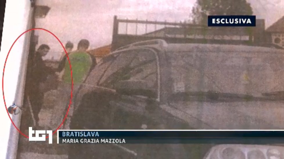 Italská televize zveřejnila fotografie ze sledování Jána Kuciaka. Špehovat ho měl Peter Tóth