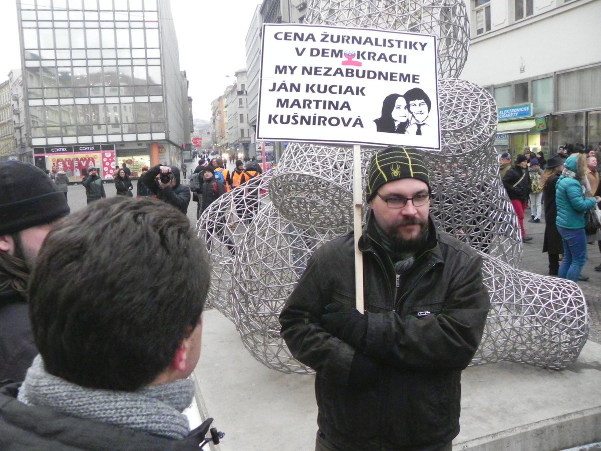 Brnem prošel smuteční pochod na počest zavražděných snoubenců Kuciaka (+27) a Kušnírové (+27)
