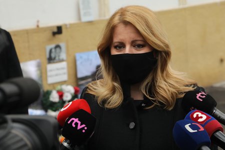 Slovenská prezidentka Zuzana Čaputová uctila památku zavražděného novináře Jána Kuciaka a jeho snoubenky (21. 2. 2021)