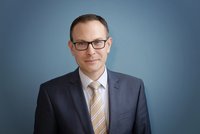 Babišova vláda má smůlu?! Expert o rozhodnutí Ústavního soudu kvůli Pavlově cestě na summit NATO