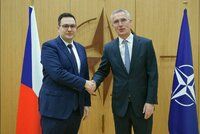 Lipavský v centrále NATO: Šéfovi aliance nabídl Česko pro summit ministrů. Co dál řešili?