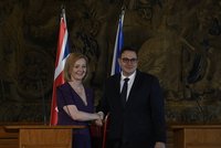 V podpoře Ukrajiny je třeba pokračovat, shodli se Lipavský s Trussovou. A vyvrátili nepravdy o NATO