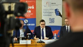 Ministr zahraničí Jan Lipavský (nestr.) hovořil o startu letní dovolenkové sezóny.