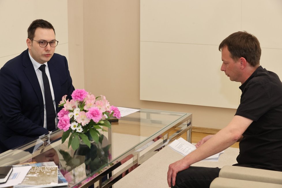 Ministr zahraničí Jan Lipavský při rozhovoru pro Blesk