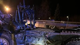 Při vážné nehodě na dálnici D1 u Žiliny havaroval kamion s dodávkou.