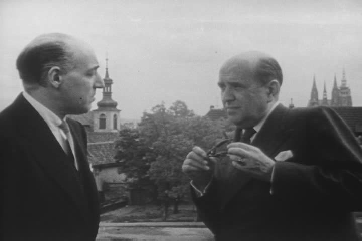 Jan Masaryk (vpravo) na dobovém snímku z roku 1947