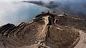Sopka Beerenberg v roce 1979 zahrozila mohutným výbuchem. Láva vytékající do moře vytvořila čtyři čtvereční kilometry nového území ostrova.
