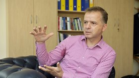 Bývalý šéf zastoupení Evropské komise v ČR Jan Michal popsal, proč špatně čerpáme peníze.