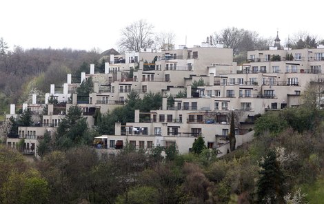 Luxusní mezonet se nachází v Košířích na velmi lukrativní adrese. Jde o byt s rozlohou 200 m2.